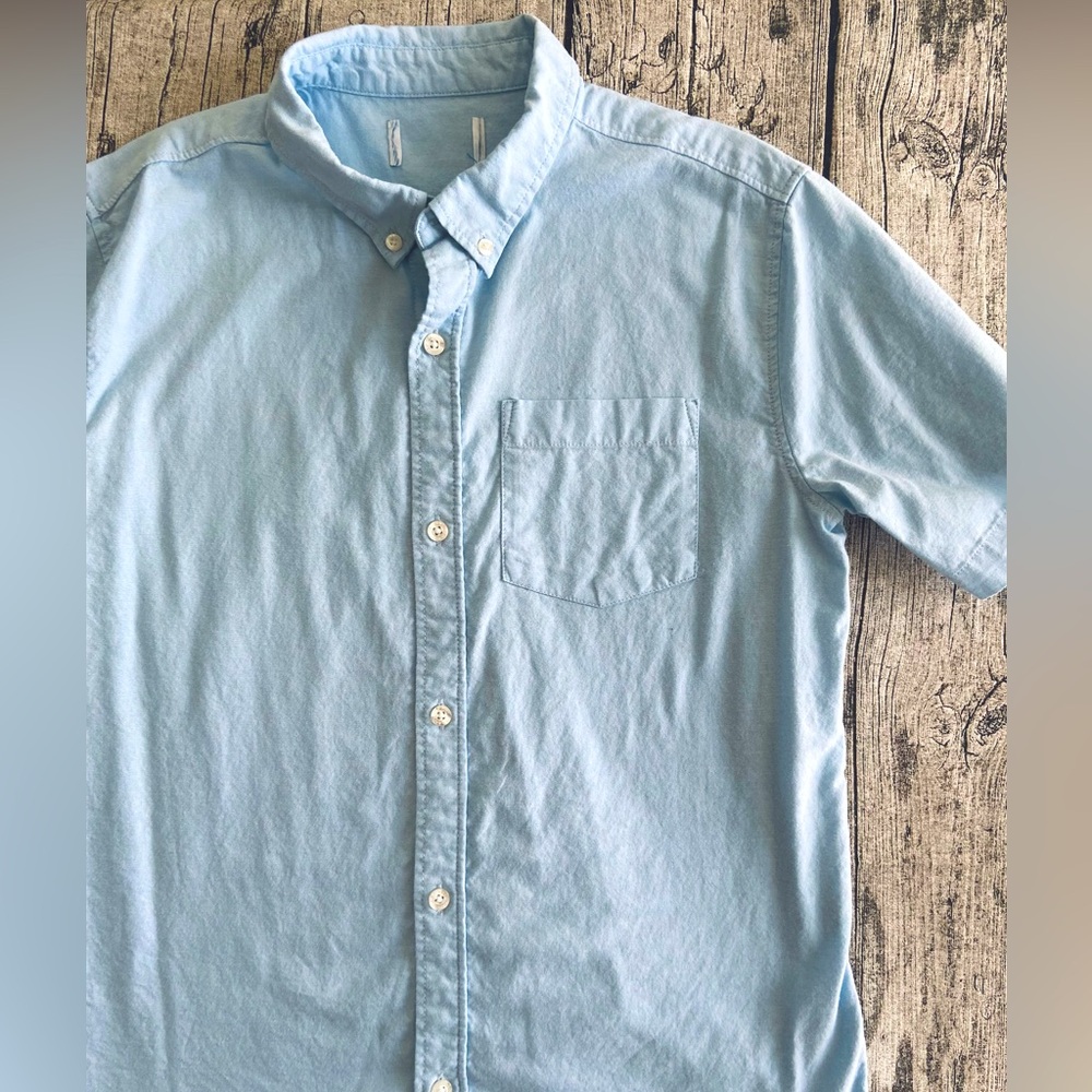Old Navy button down shirt - short sleeve. Boys size XL. Light blue color.